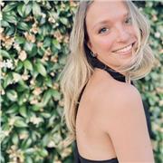 Laureanda in Giurisprudenza offre ripetizioni in diritto. Offre altresì sostegno ai ragazzi delle medie per inglese e spagnolo